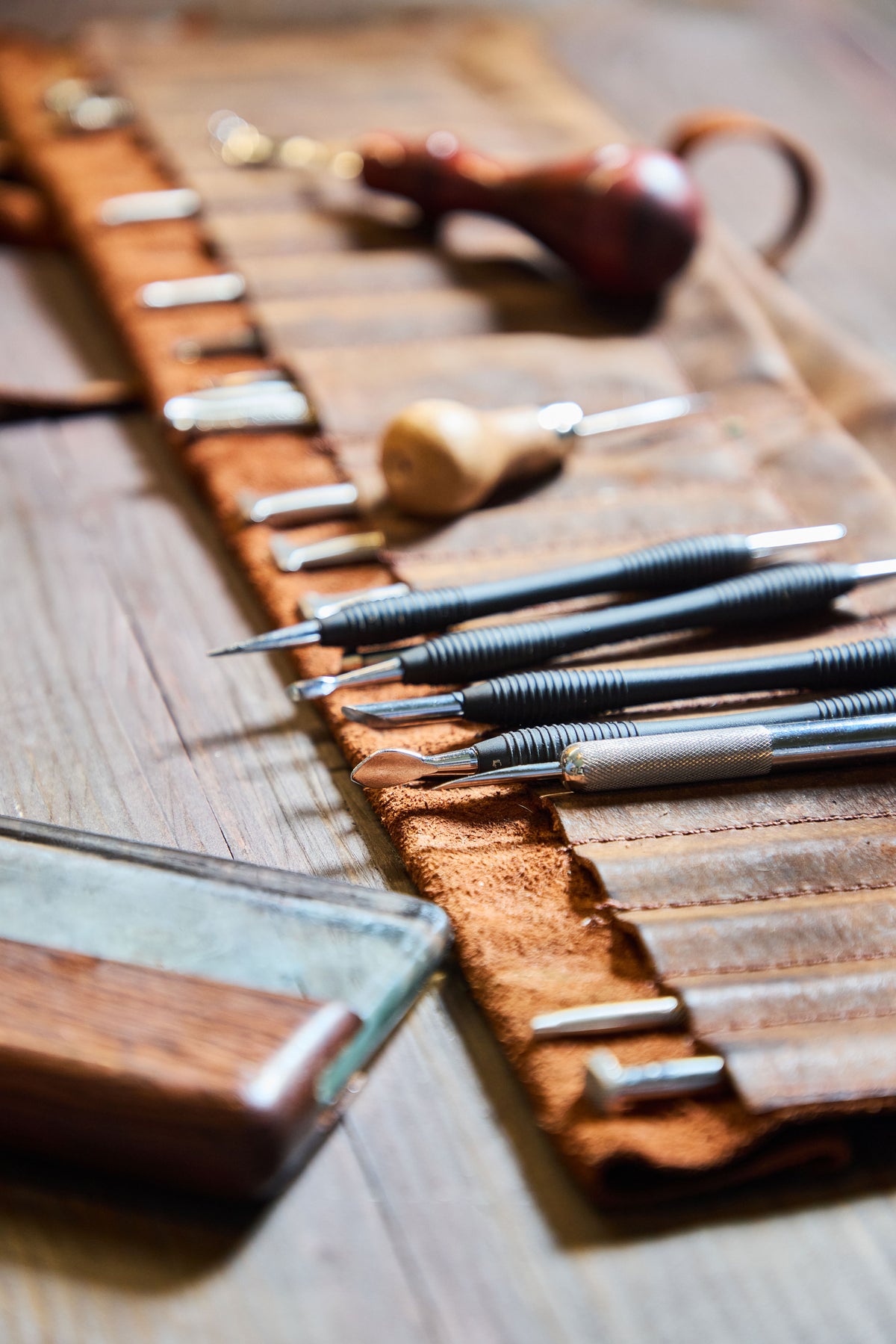 Leatherworking Guide Intermediate Leatherworking Guide – Learn Leathercraft